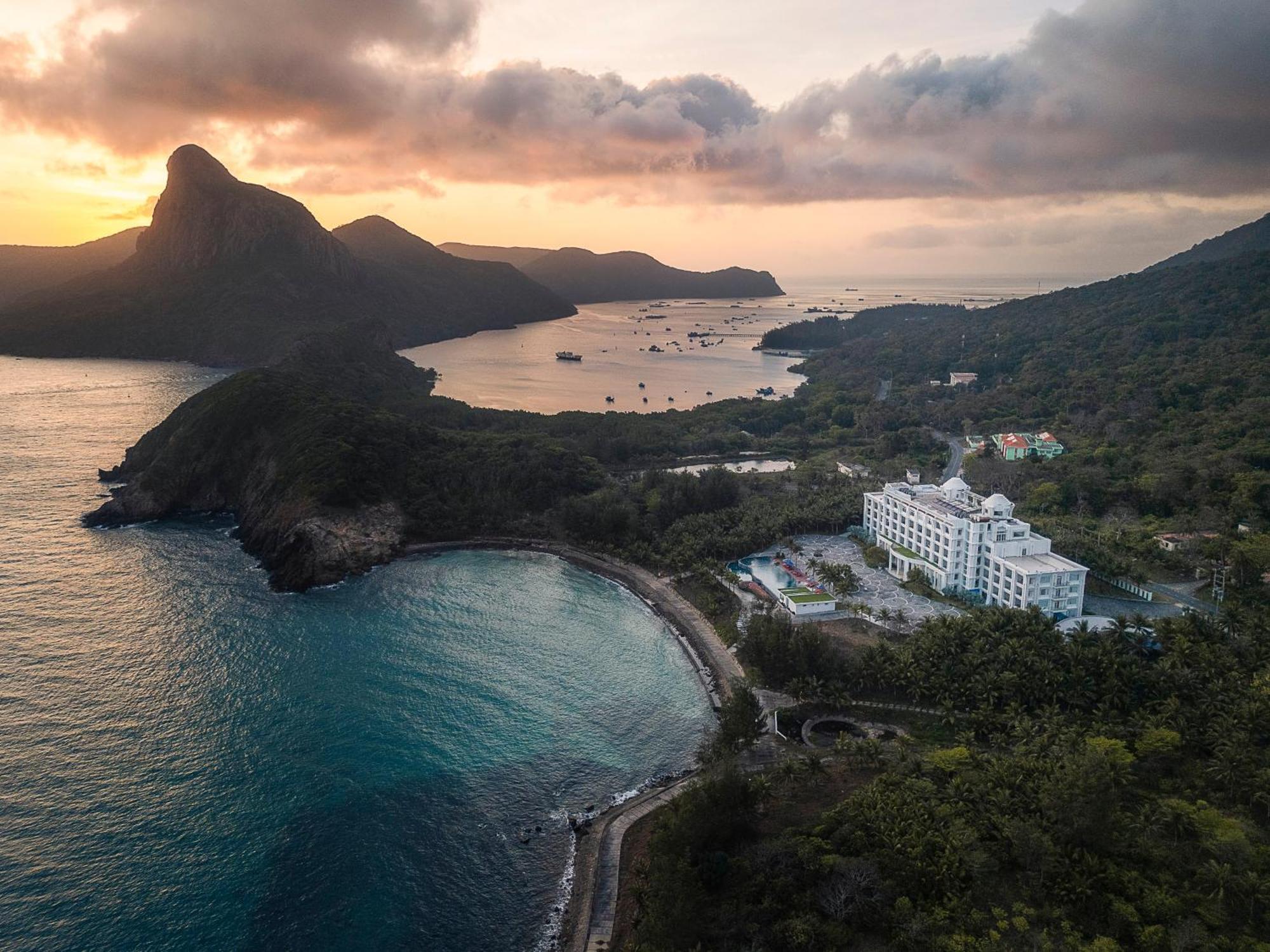 Orson Hotel & Resort Con Dao Chi Khu Co Ong Экстерьер фото